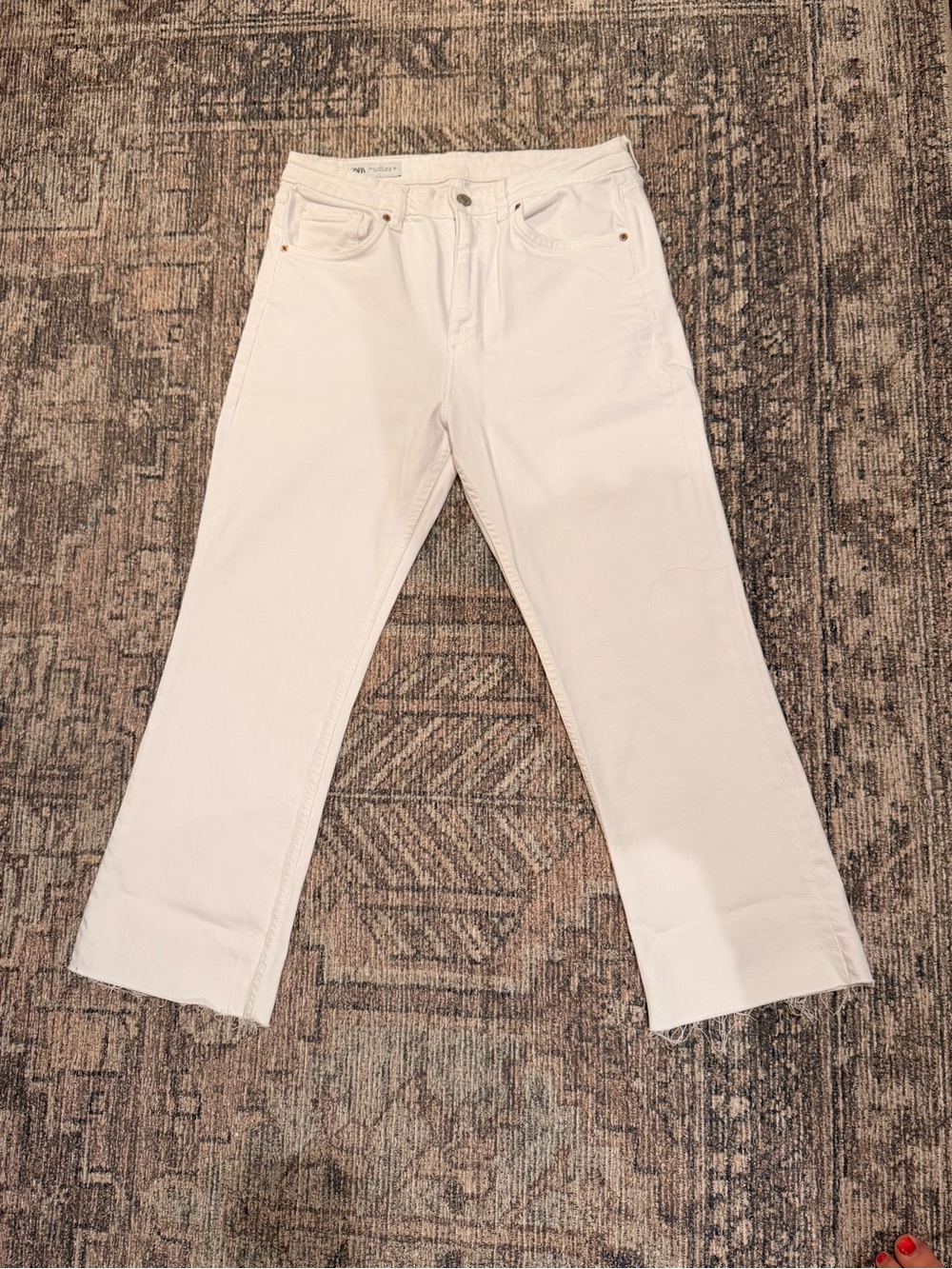 Zara Men's Off-White Relaxed Jeans